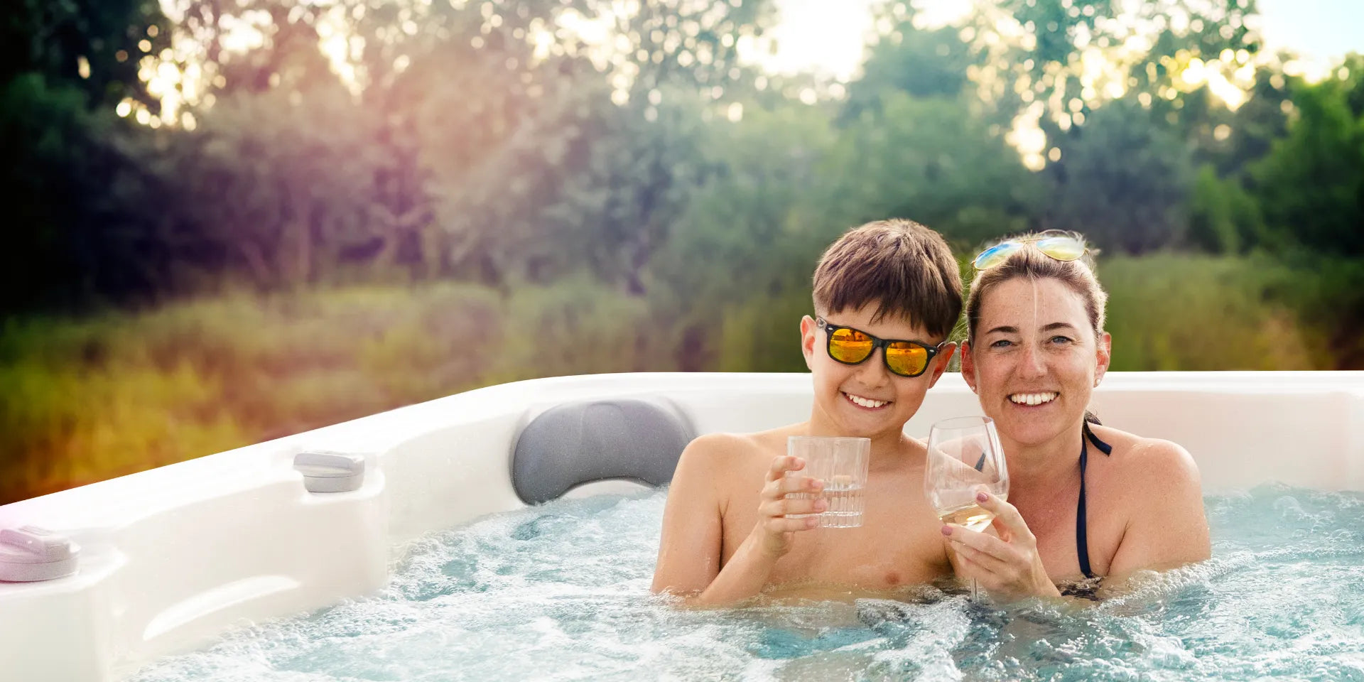 Discover the Advantages of the SPATECH + WiFi Control System for Your Hot Tub